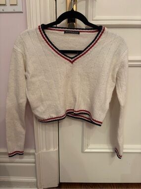 Brandy Melville Cream V-Neck Cropped Sweater with Red & Navy Trim